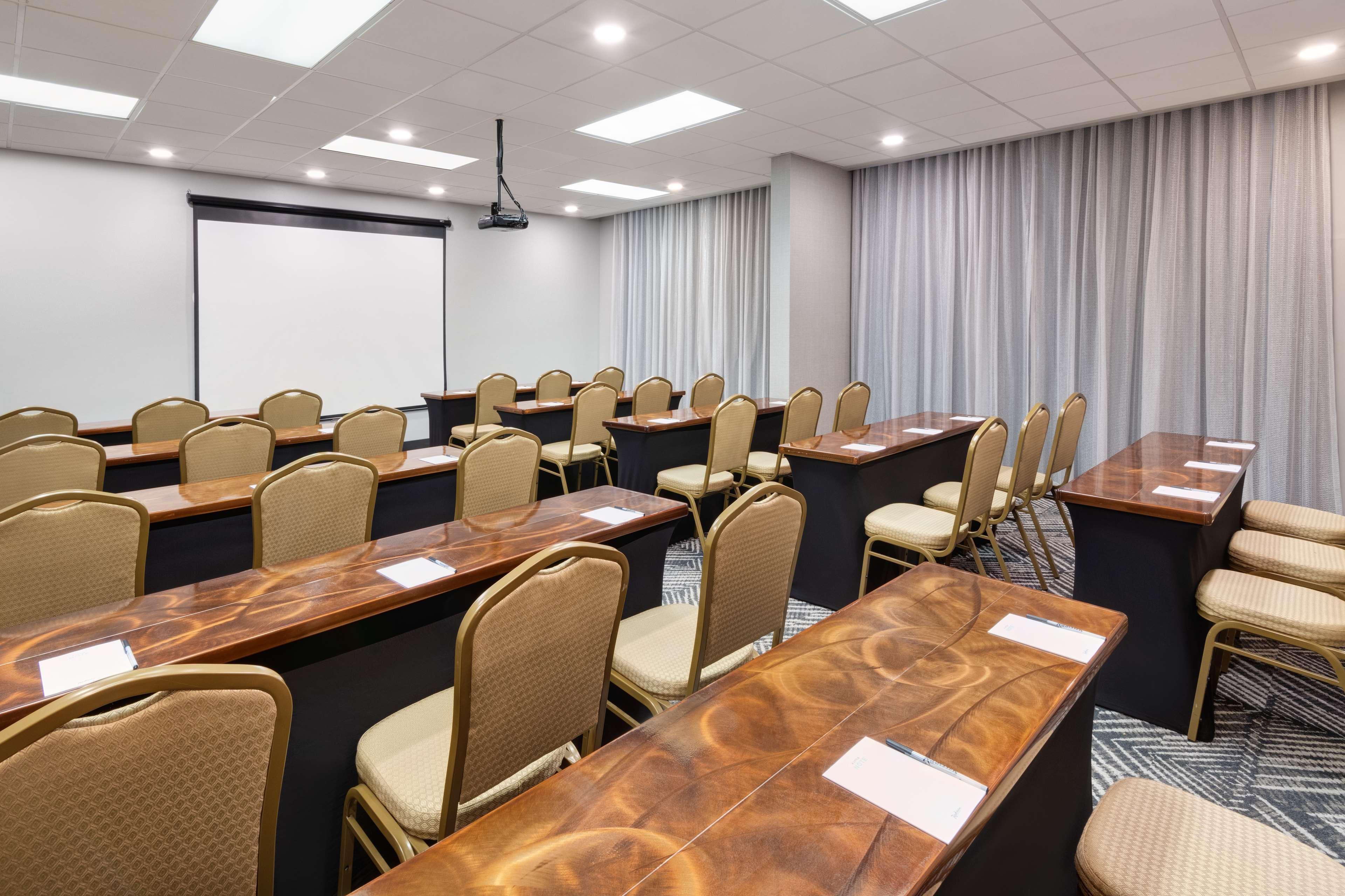 Radisson Hotel Nashville Airport ภายนอก รูปภาพ
