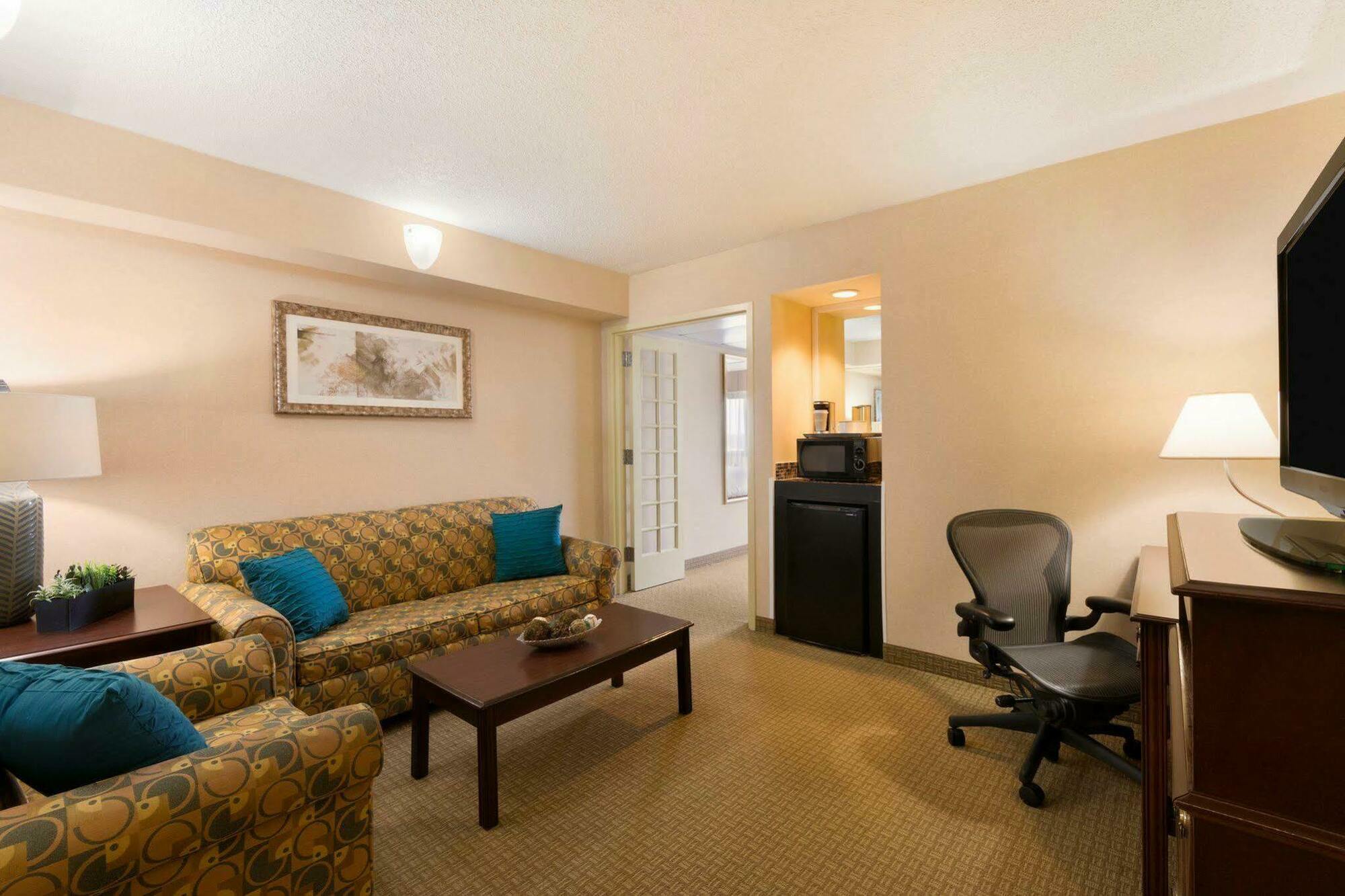 Radisson Hotel Nashville Airport ภายนอก รูปภาพ